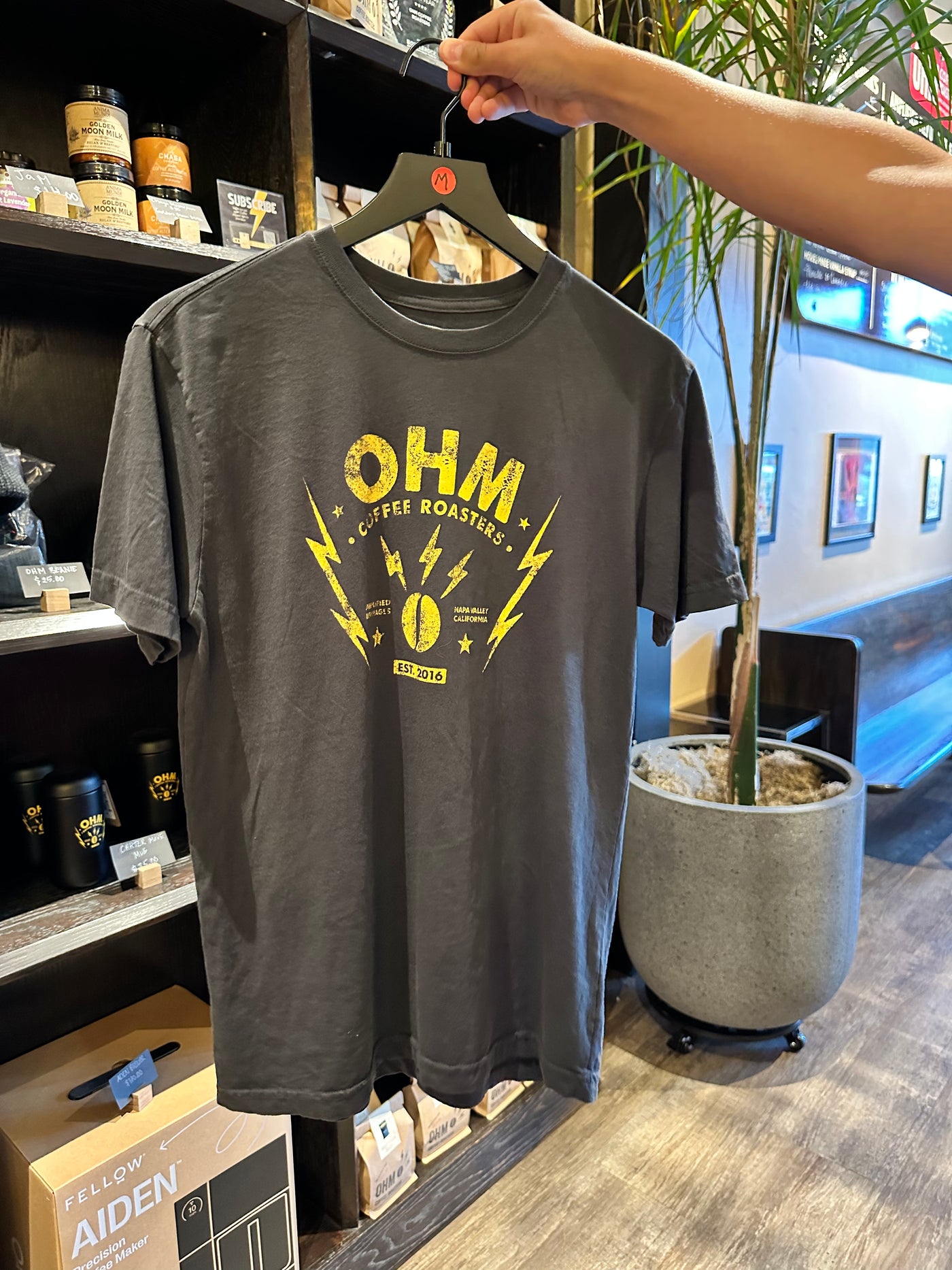 T-Shirt - Ohm Crest